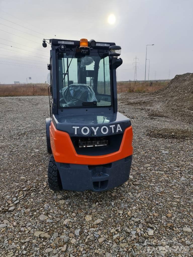 Toyota Tonero Šakiniai krautuvai su prailgintu keltuvu