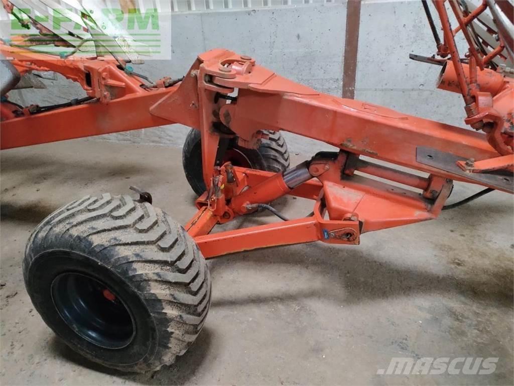 Kuhn Manager 8 NSH Standartiniai plūgai