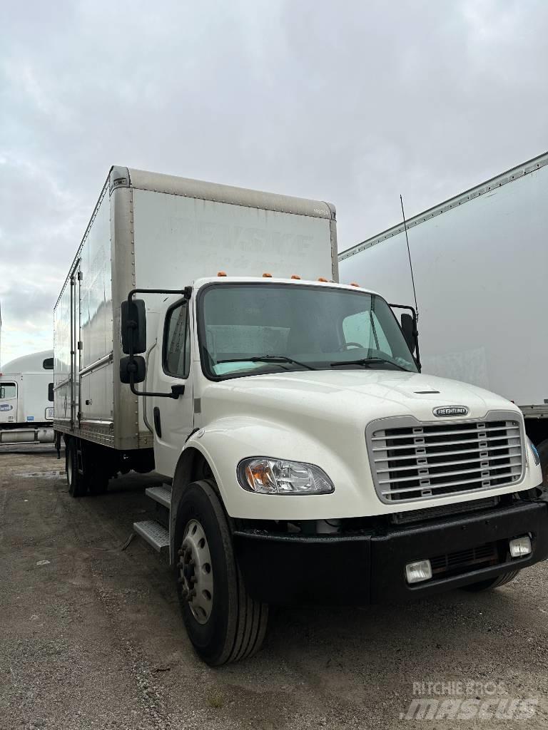 Freightliner M2 106 Sunkvežimiai su dengtu kėbulu