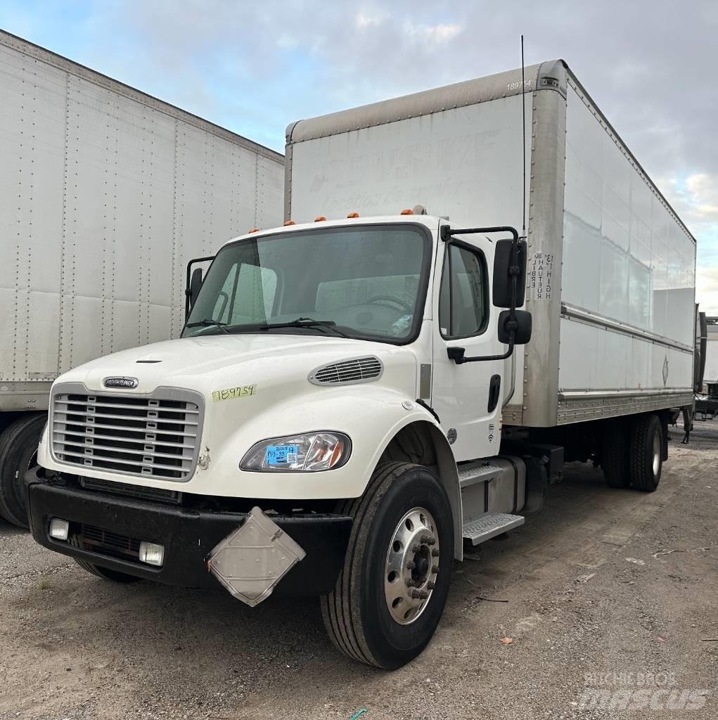 Freightliner M2 106 Sunkvežimiai su dengtu kėbulu