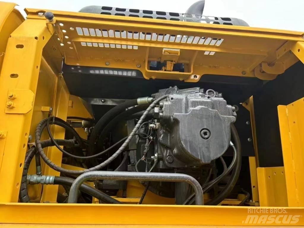 Komatsu 400-7 Vikšriniai ekskavatoriai