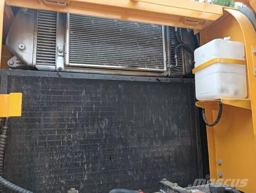 Hyundai 220 LC-9T Vikšriniai ekskavatoriai