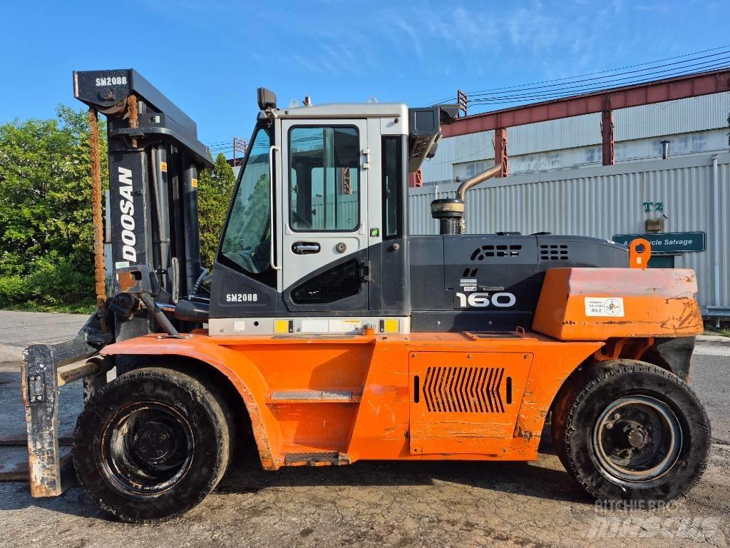 Doosan D 160 Šakiniai krautuvai - Kita