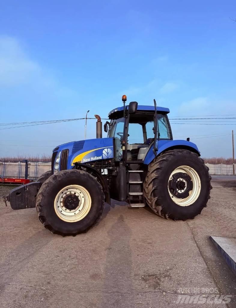New Holland T 8030 Traktoriai
