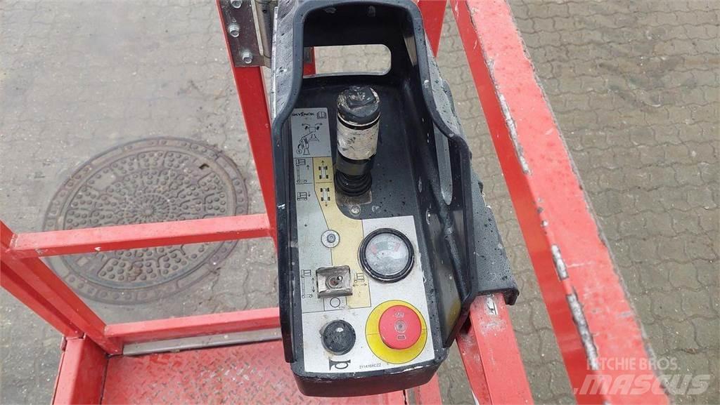 SkyJack SJ12 Vertikalūs stiebiniai keltuvai
