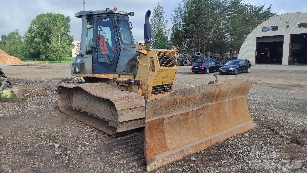 Komatsu D41P-6 Vikšriniai buldozeriai