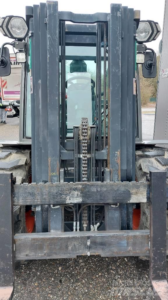 Ausa C 351 H4X Dyzeliniai krautuvai