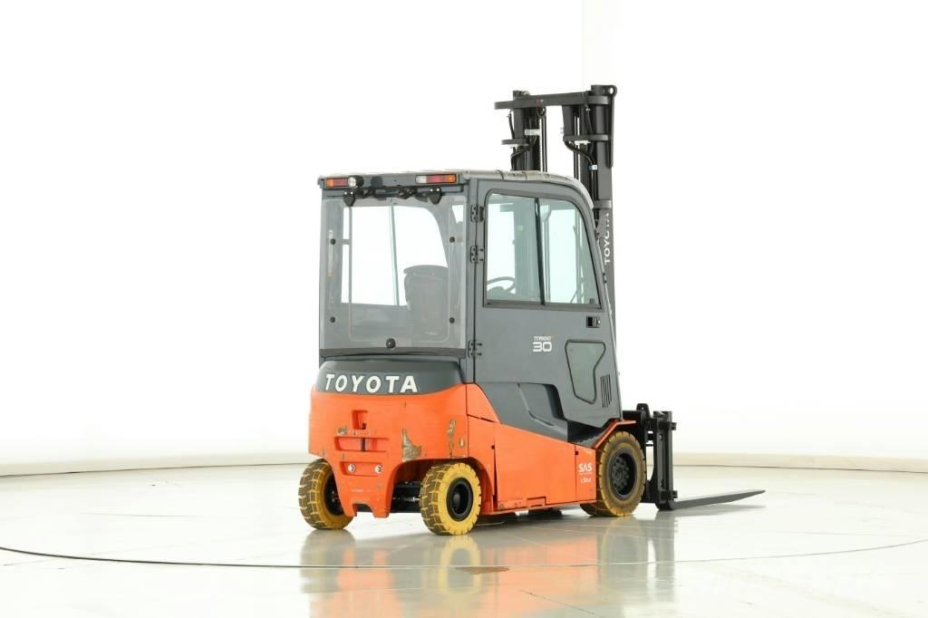 Toyota 8 FBMT 30 Elektriniai šakiniai krautuvai