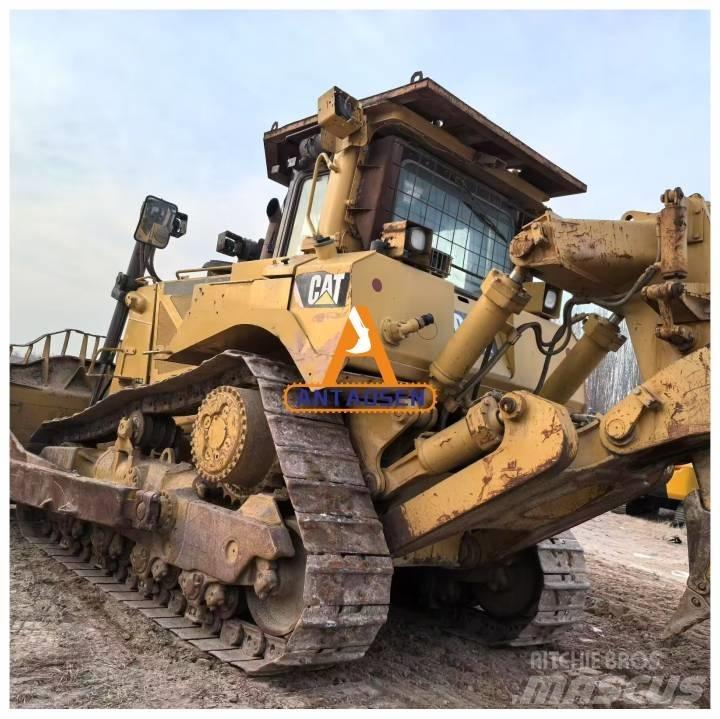 CAT D8T bulldozers Vikšriniai buldozeriai