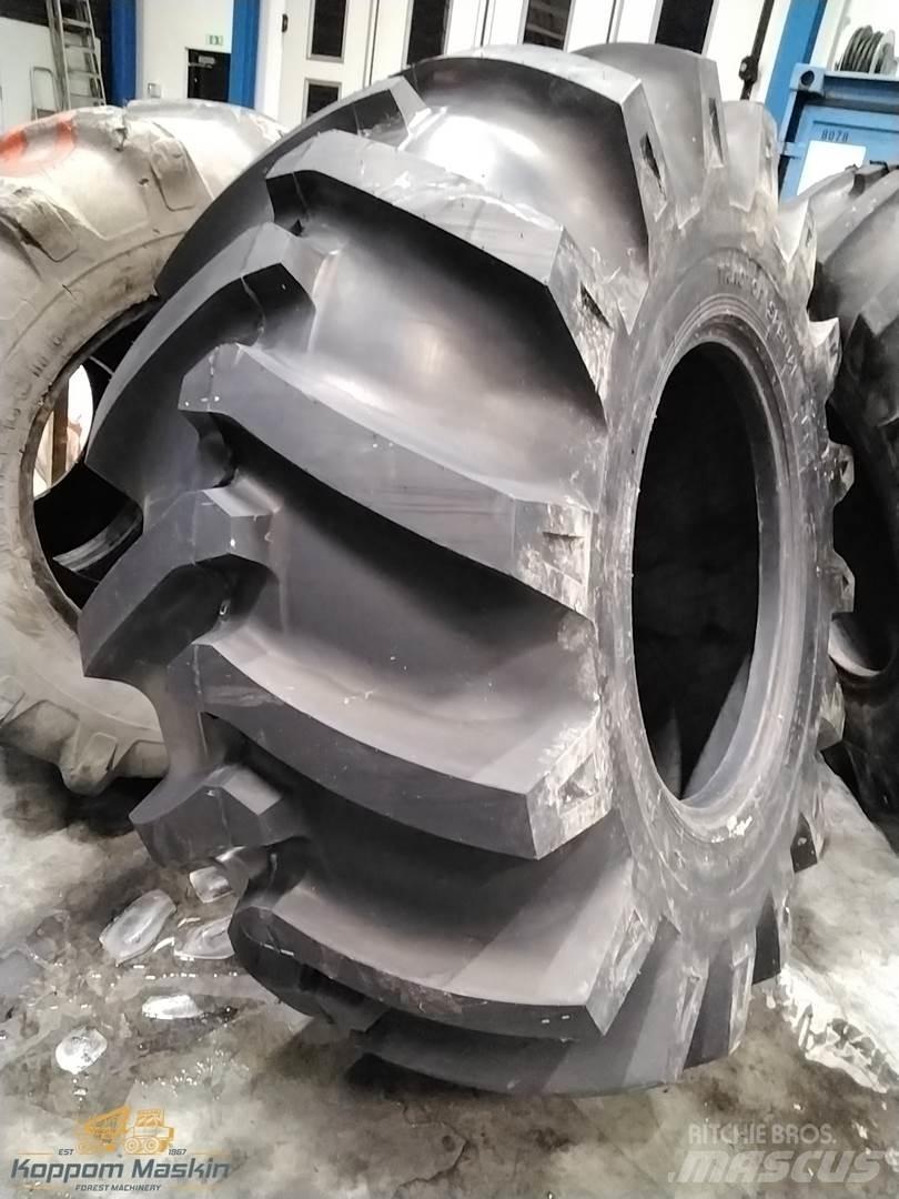 Nokian Trs 30,5-32 Padangos, ratai ir ratlankiai