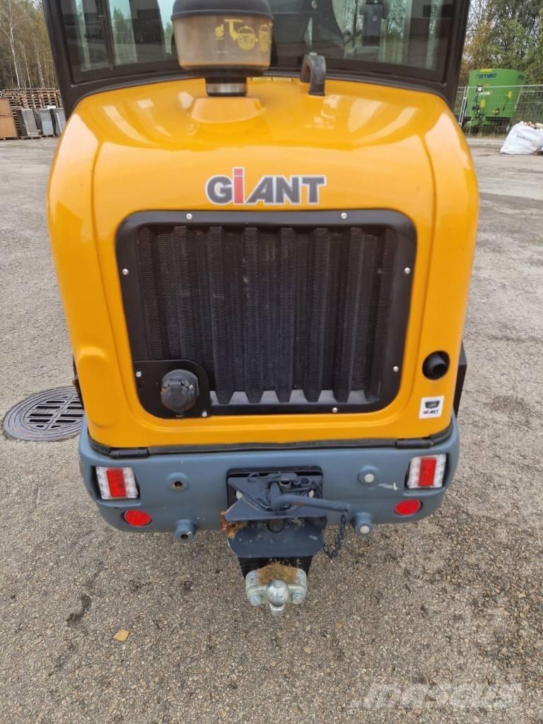 GiANT G 2500 HD Naudoti ratiniai krautuvai