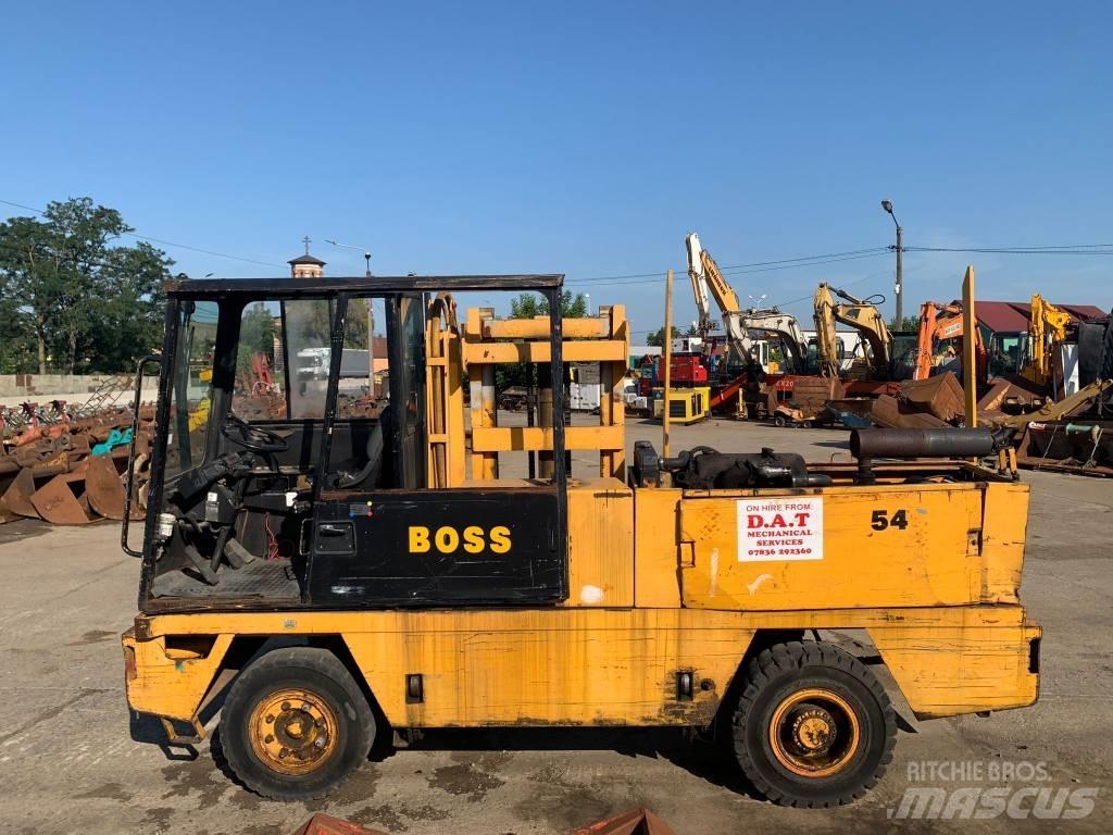 Boss LB546 Krautuvai su pakrovimu iš šonų