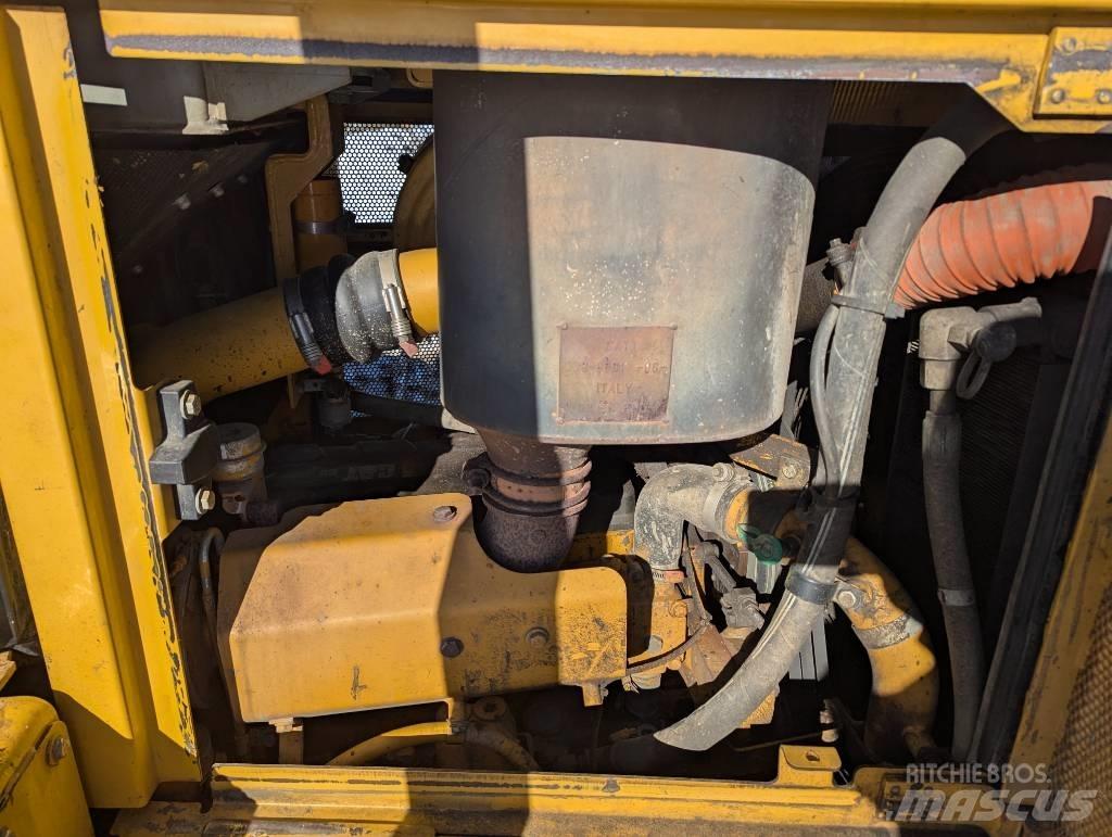 CAT D 6 T LGP Vikšriniai buldozeriai