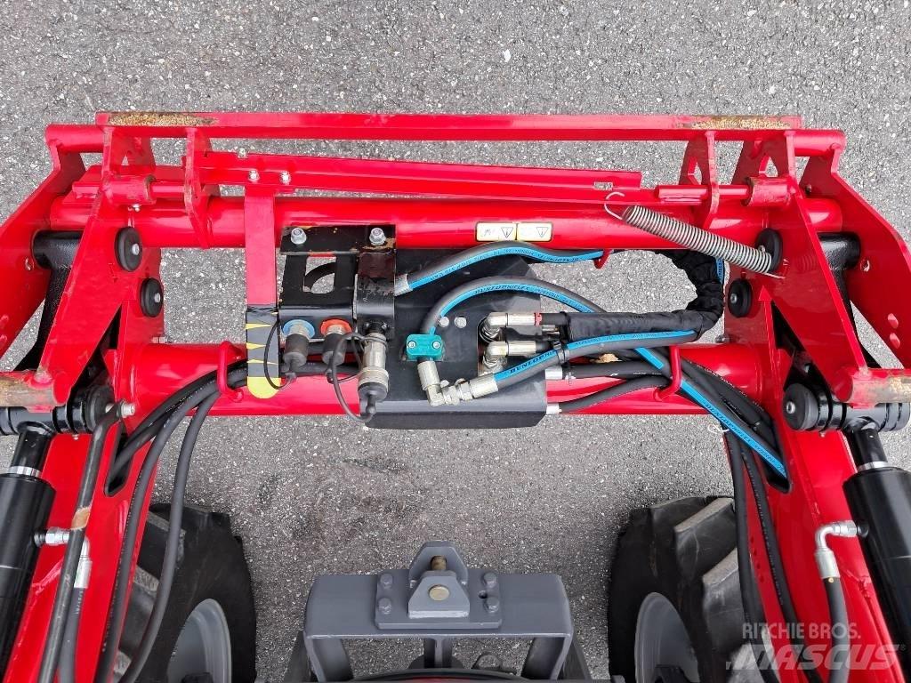 Massey Ferguson 4707 Traktoriai