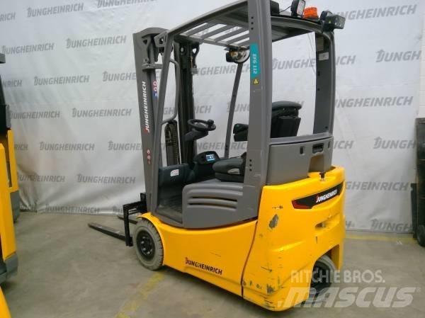 Jungheinrich EFG 112 Elektriniai šakiniai krautuvai