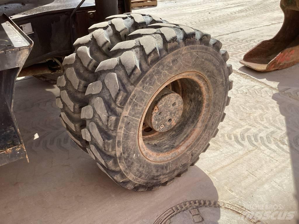 Komatsu PW 160-7E0 Ratiniai ekskavatoriai