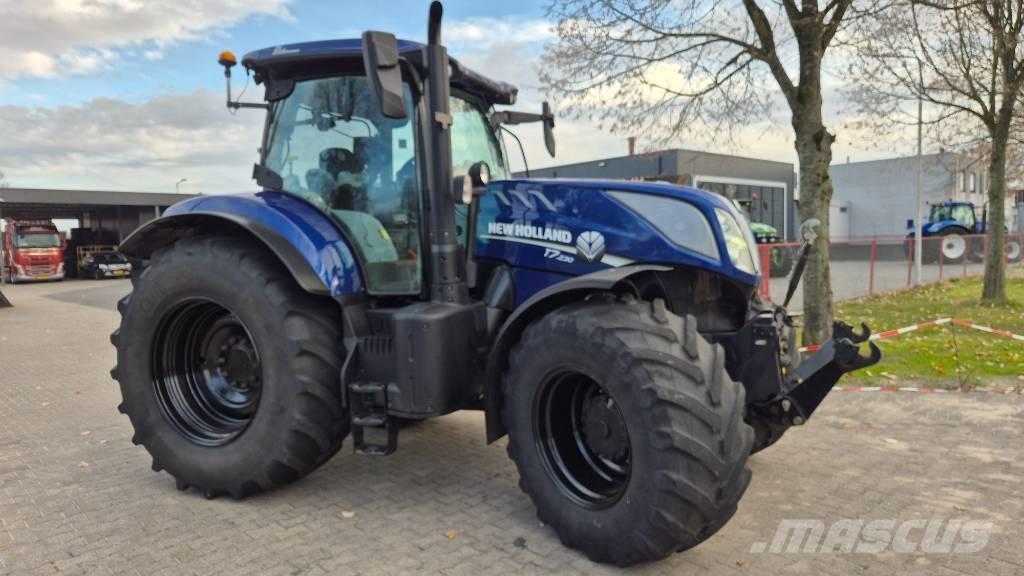 New Holland T 7.230 Traktoriai