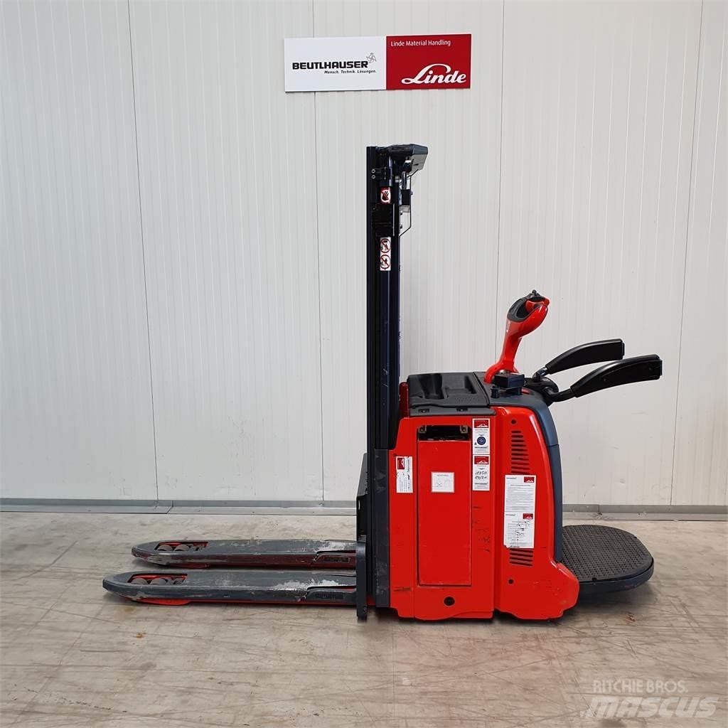 Linde D12AP Rankiniai vėžimėliai