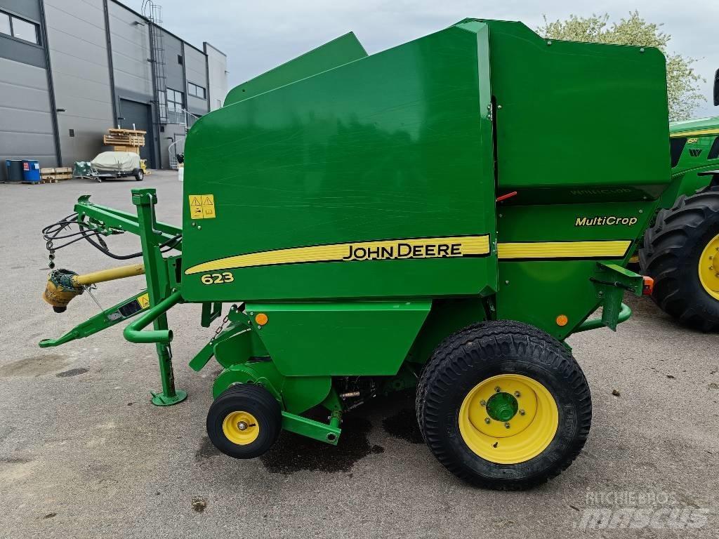 John Deere 623N Ritinių presai