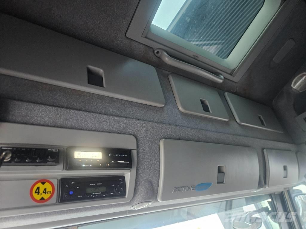 Iveco Stralis 6x2 Sunkvežimiai su dengtu kėbulu