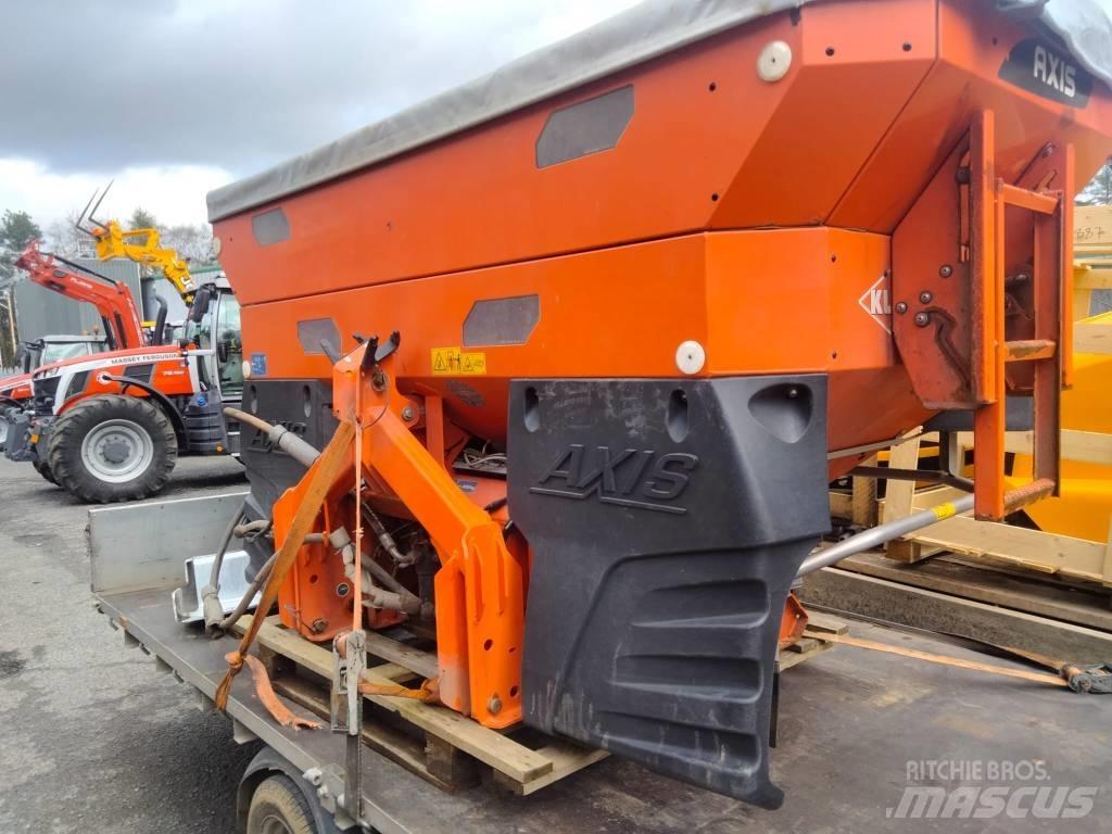 Kuhn AXIS 40.2 Kita tręšimo technika