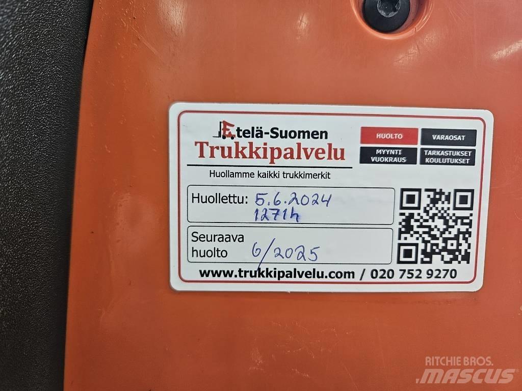 Toyota LWE 200 Žemų aukščių keltuvai su platforma