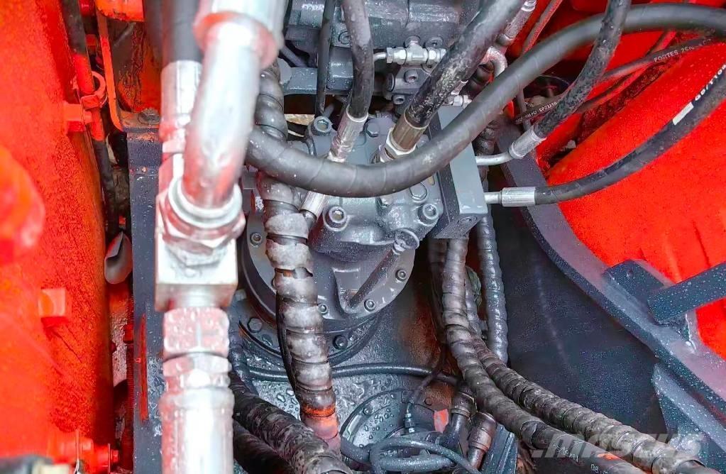 Doosan DX 140 Vikšriniai ekskavatoriai