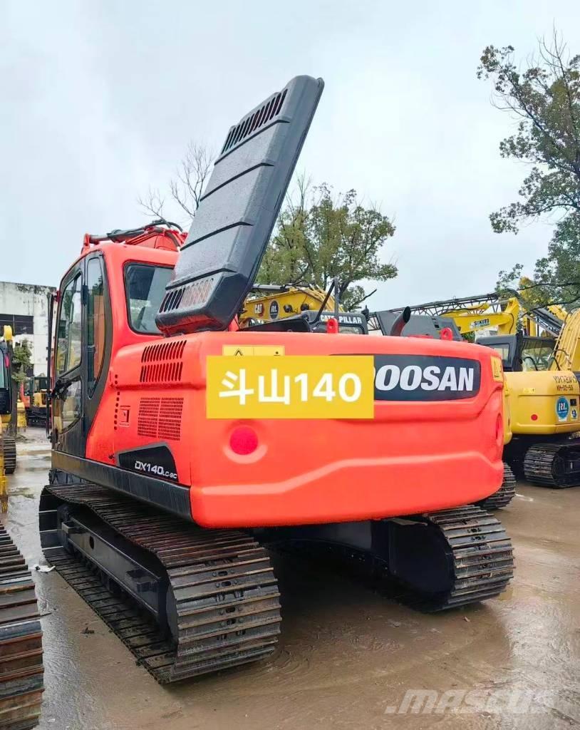 Doosan DX 140 Vikšriniai ekskavatoriai