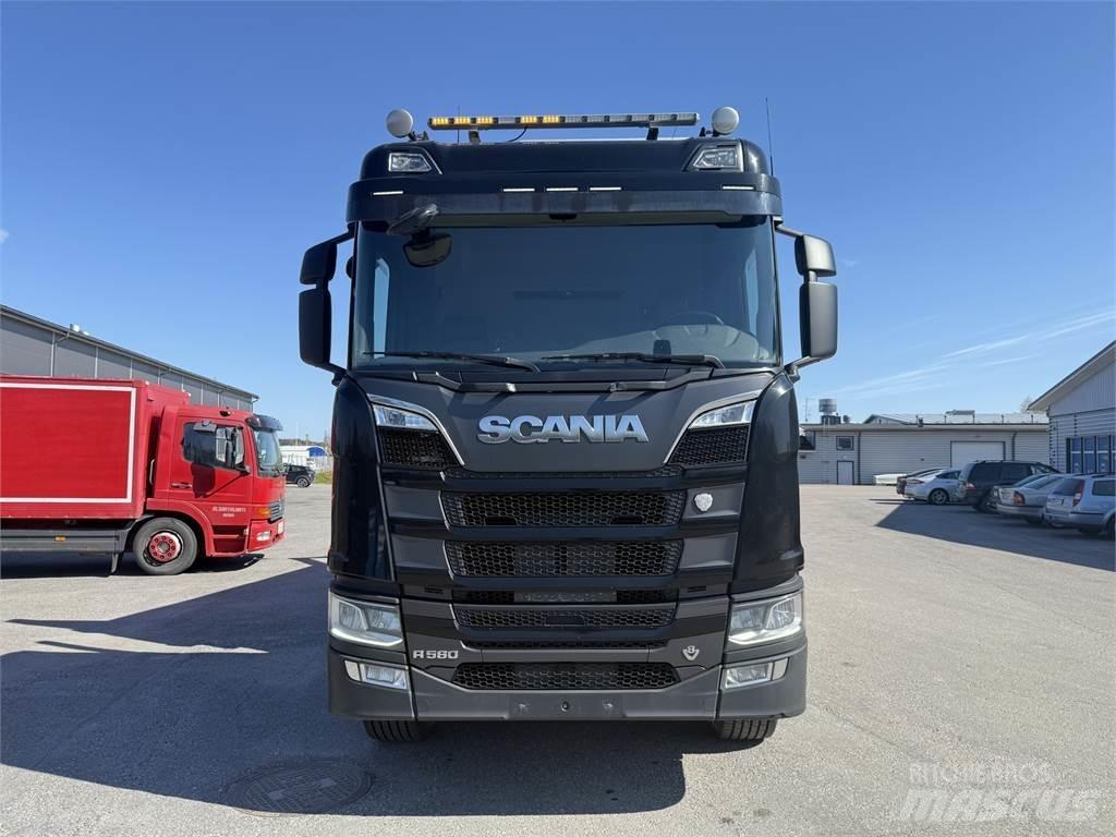 Scania R580 8X4 Savivarčių priekabų vilkikai