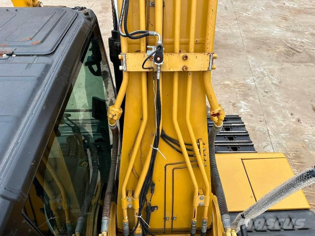 CAT 323GC Vikšriniai ekskavatoriai