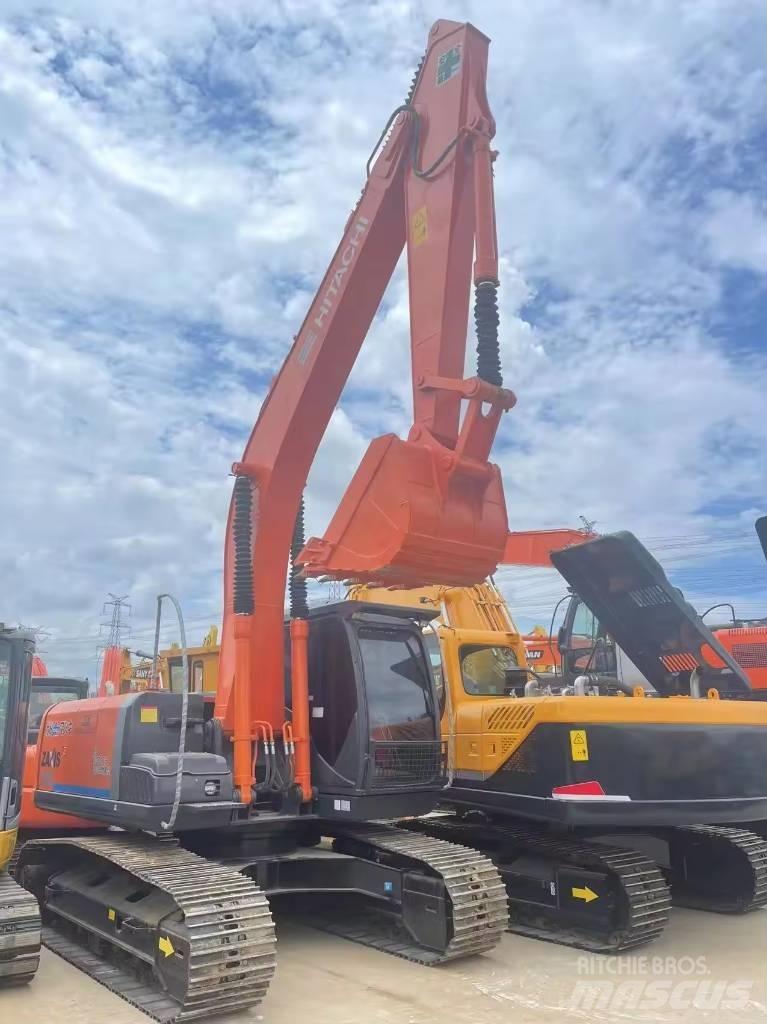 Hitachi ZX 200 Vikšriniai ekskavatoriai