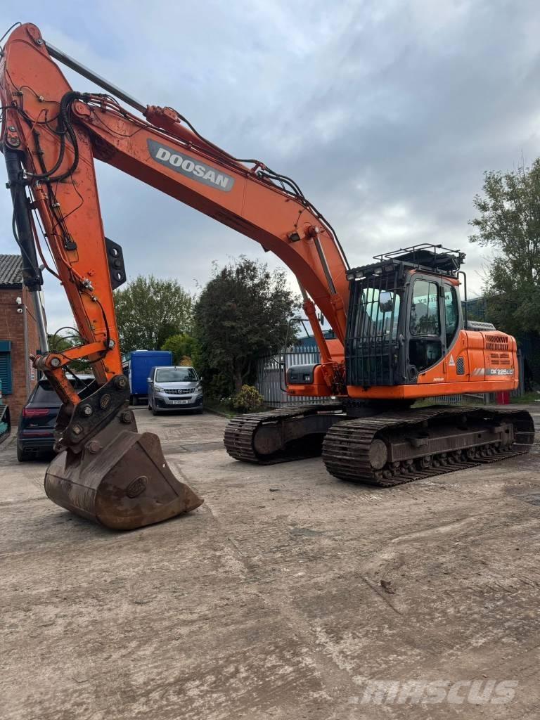 Doosan DX 225 LC Vikšriniai ekskavatoriai