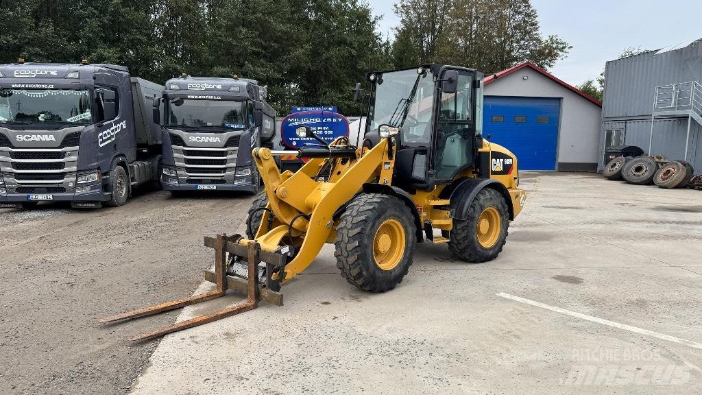 CAT 908 Naudoti ratiniai krautuvai