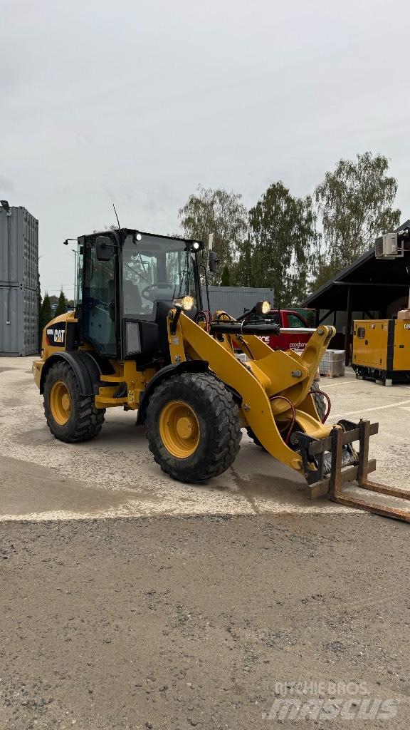 CAT 908 Naudoti ratiniai krautuvai