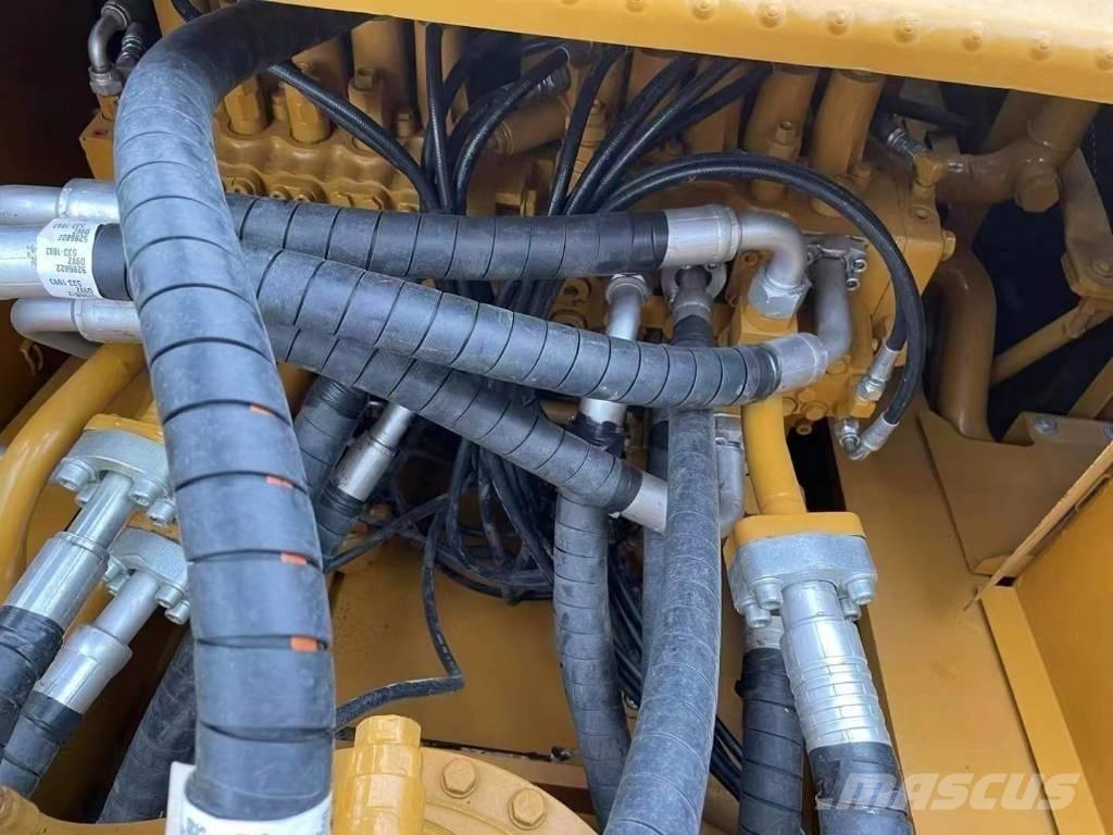 CAT 330 D Vikšriniai ekskavatoriai