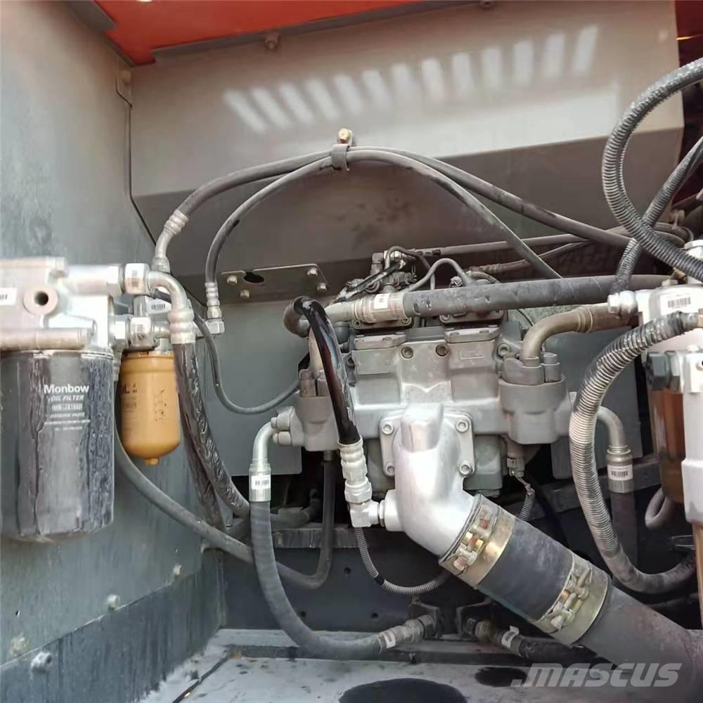 Hitachi ZX210 Vikšriniai ekskavatoriai