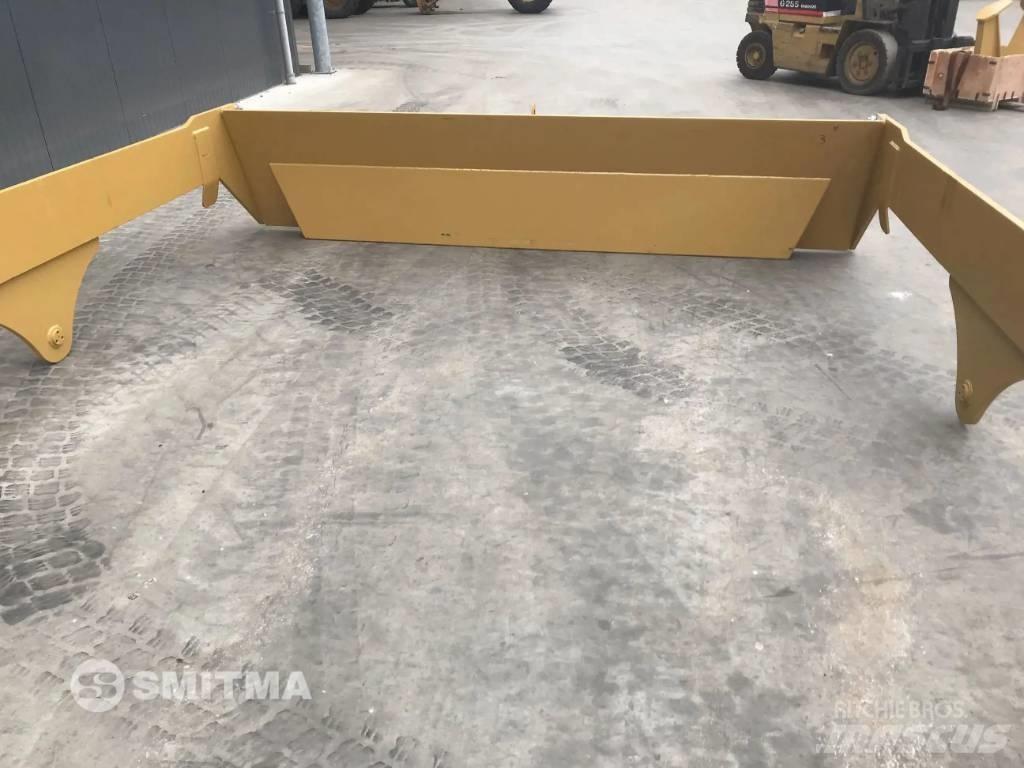 Volvo A40G Galiniai žibintai