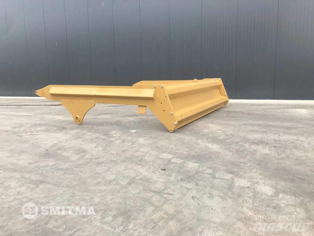 Volvo A40G Galiniai žibintai