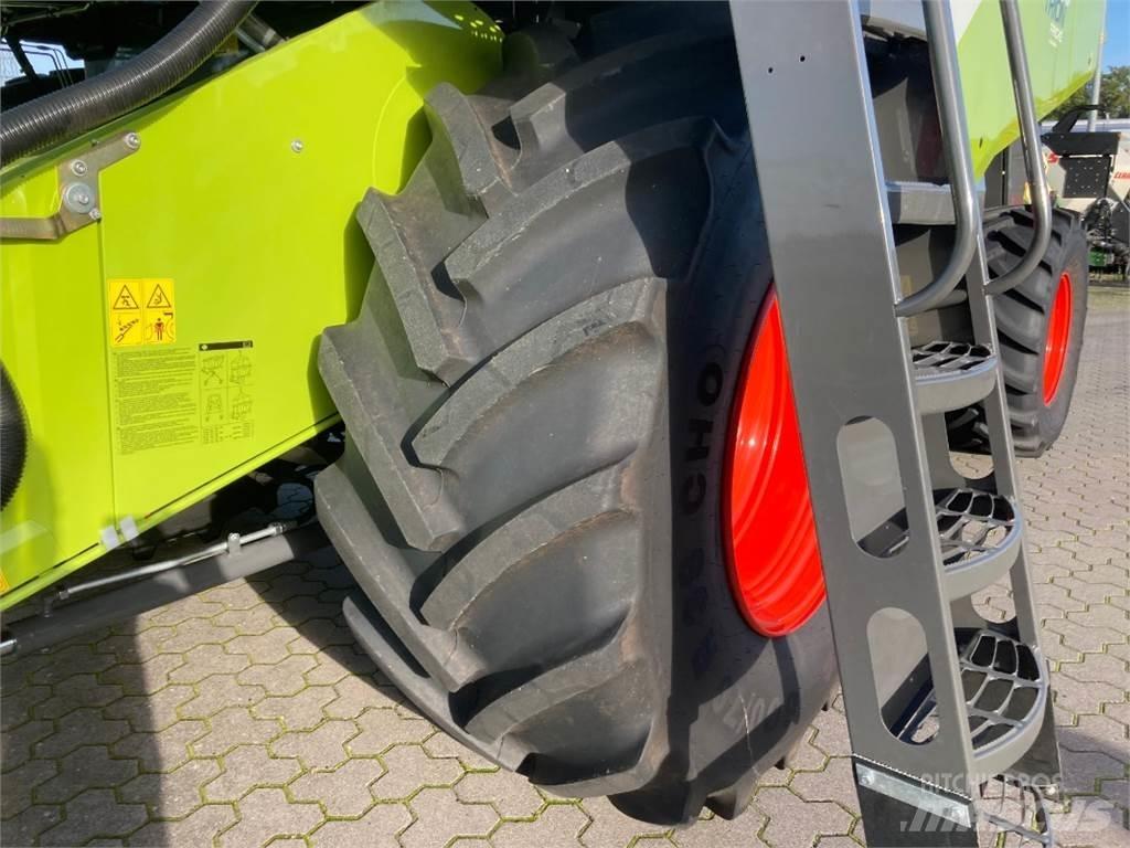 CLAAS Trion 730 Derliaus nuėmimo kombainai