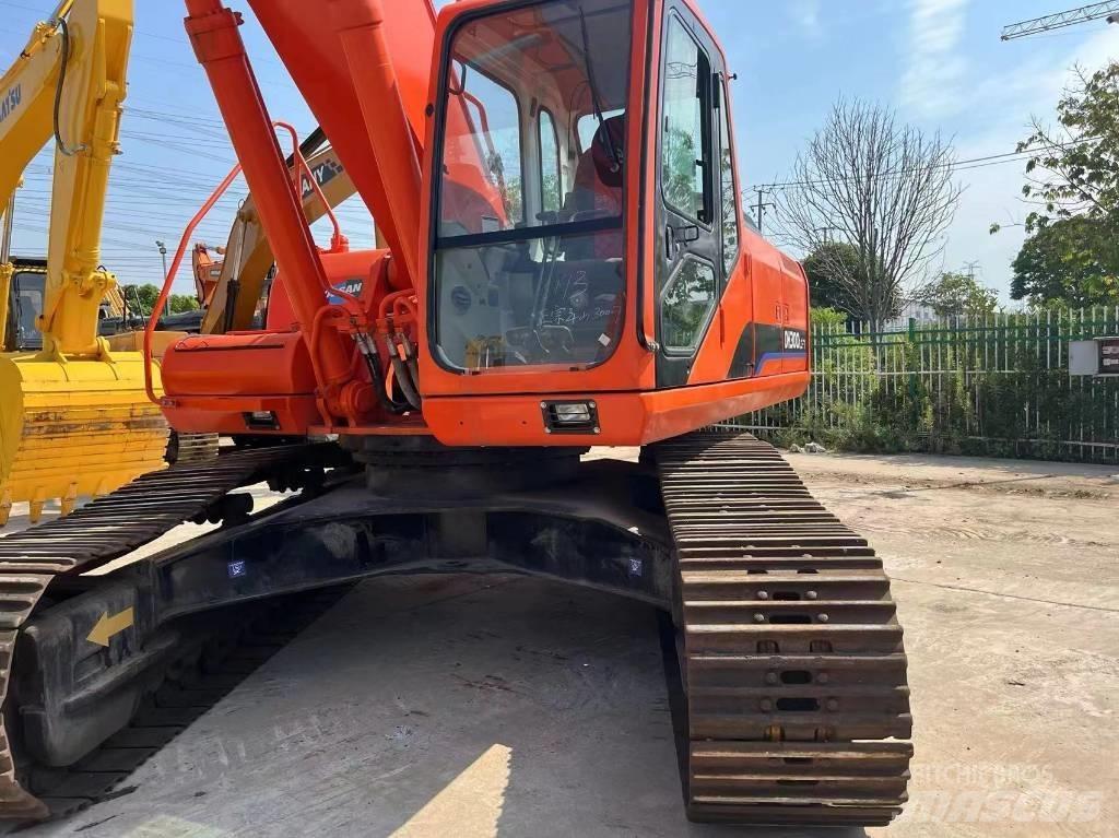 Doosan 300-7 Vikšriniai ekskavatoriai