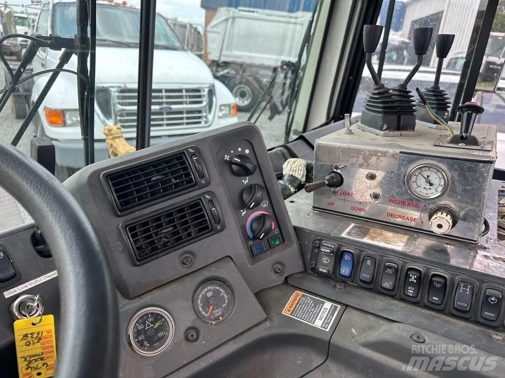 Mack MRU613 Šiukšliavežės