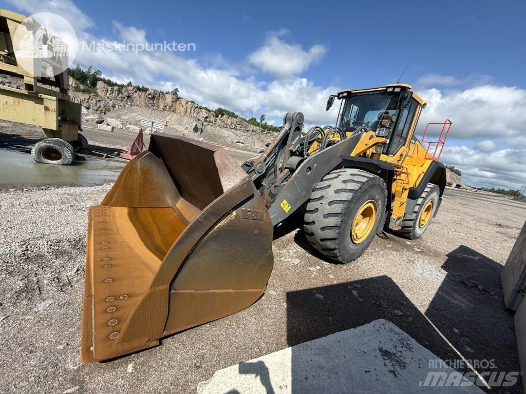 Volvo L 150 H Naudoti ratiniai krautuvai