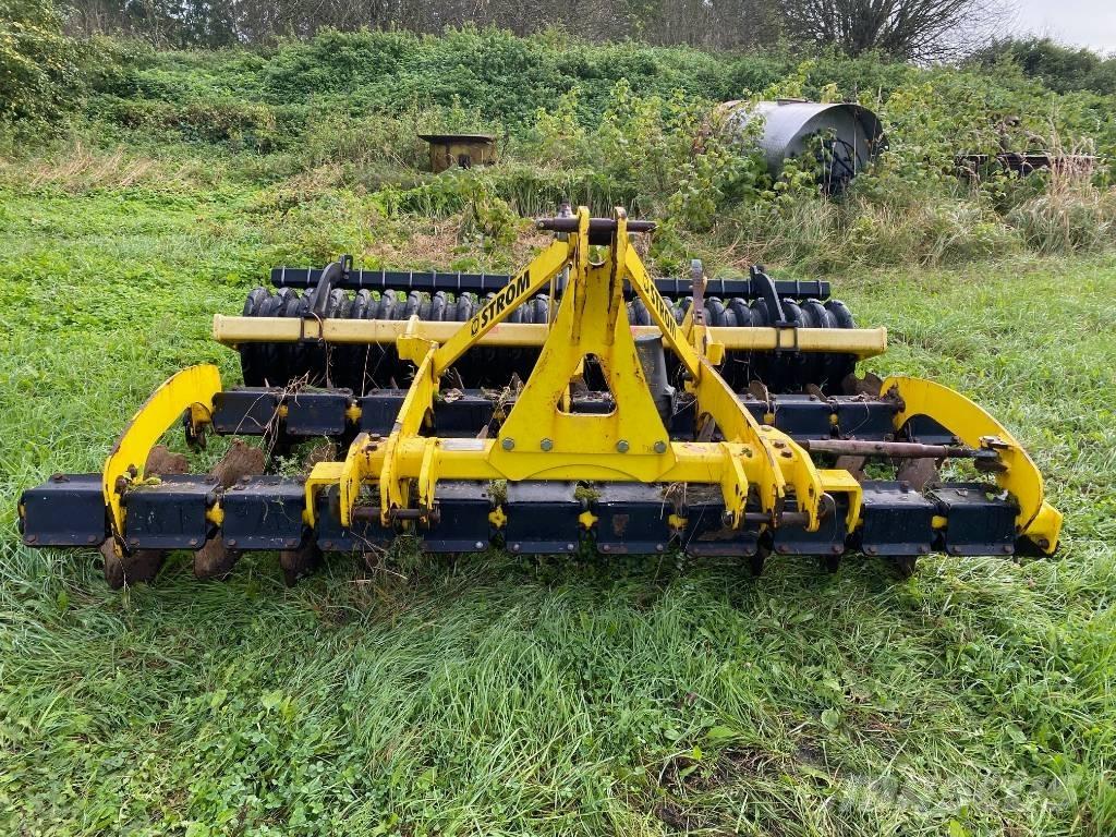 Strom XN 3000 Varomosios akėčios ir žemės frezos