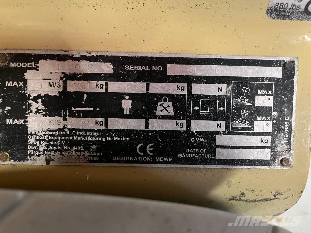 JLG 1230 ES Vertikalūs stiebiniai keltuvai