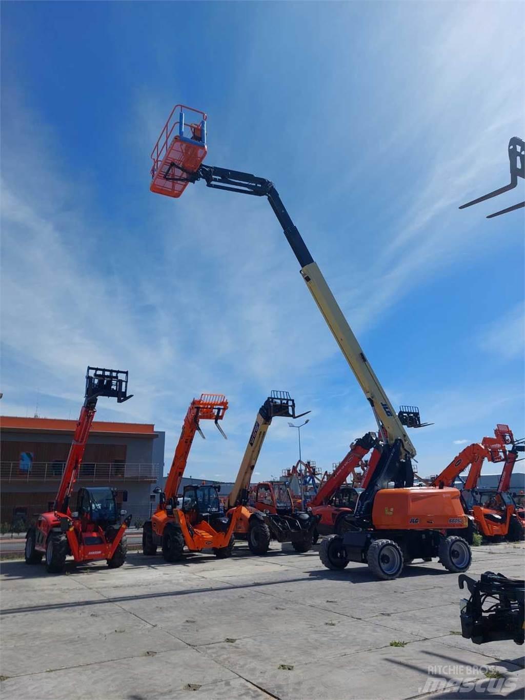 JLG 660SJ Teleskopiniai keltuvai