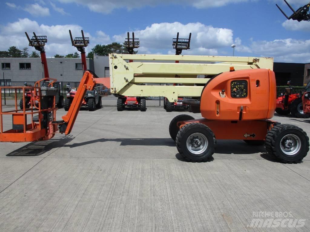 JLG 450AJ (920) Kompaktiškas savaeigis strėlinis keltuvas