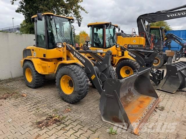 Volvo L35G Krautuvai su šoniniu pasukimu