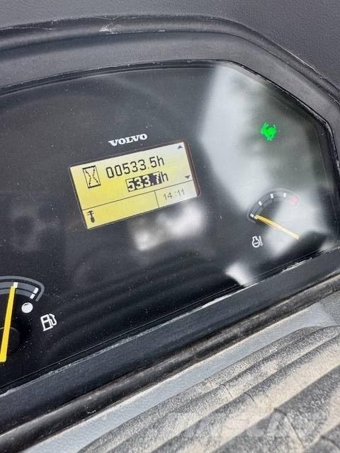 Volvo L35G Krautuvai su šoniniu pasukimu