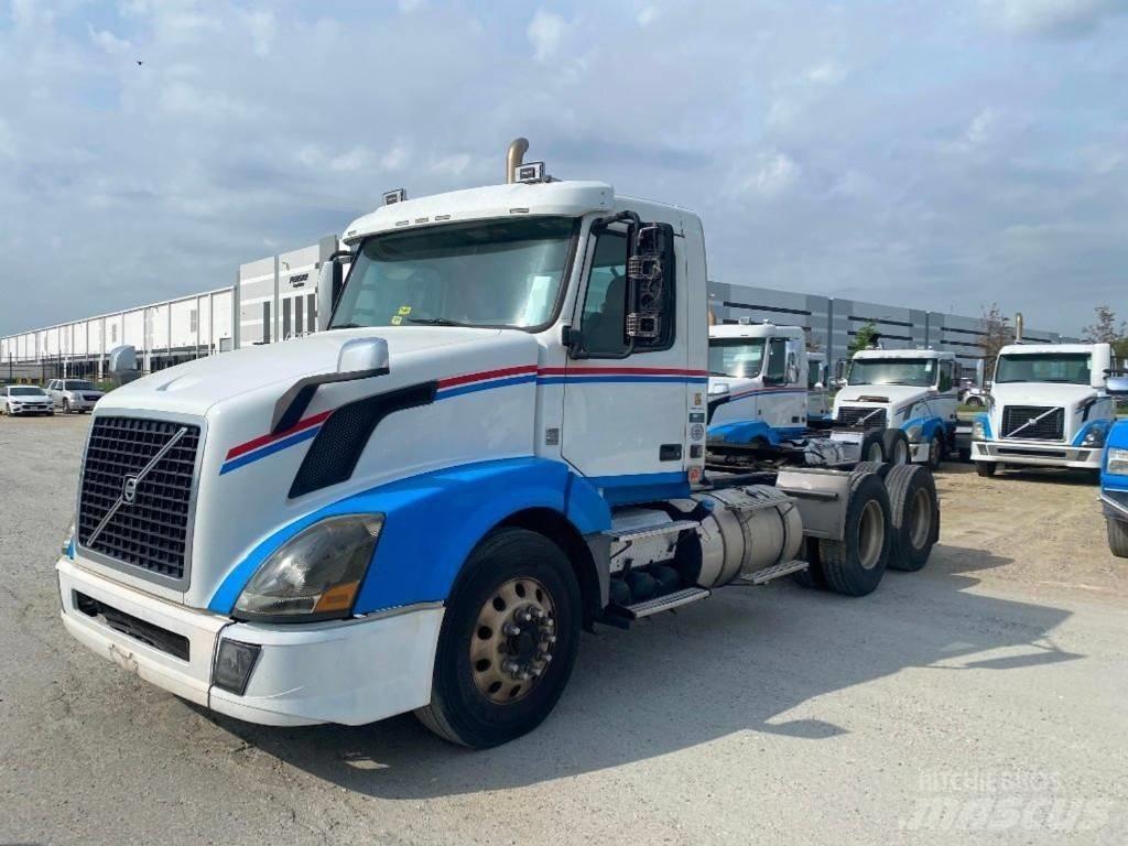 Volvo VNL Naudoti vilkikai