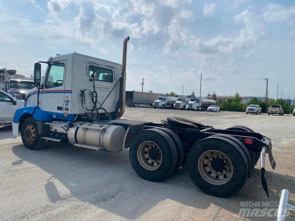 Volvo VNL Naudoti vilkikai